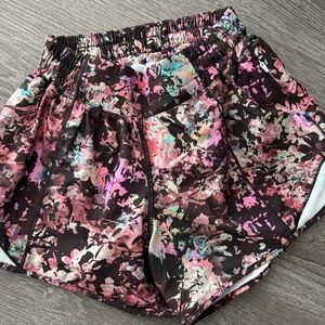 Lululemon Hotty Hot Low-Rise Lined Short 4"